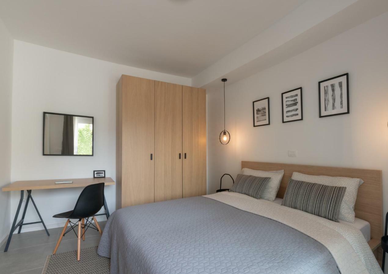 Apartment Profondo พูลา ภายนอก รูปภาพ