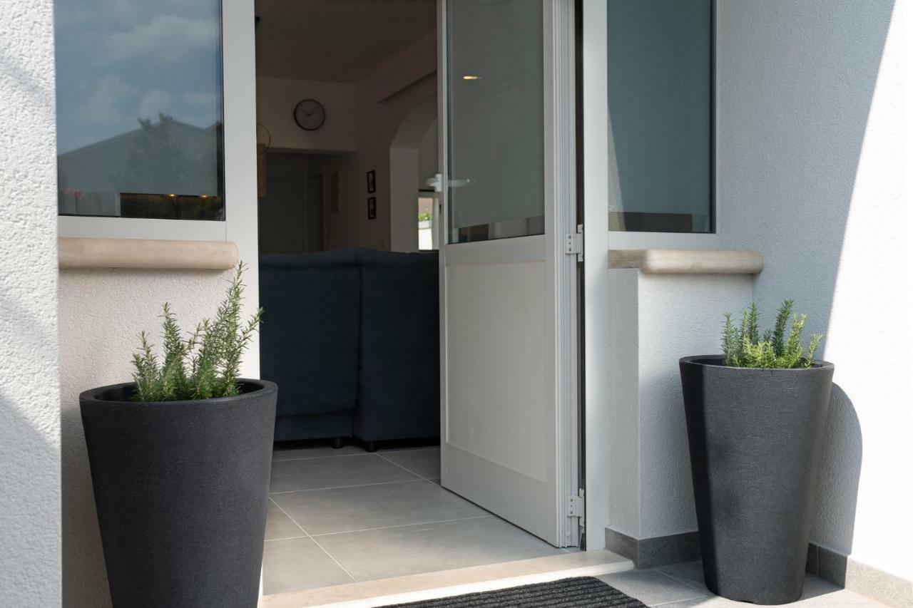 Apartment Profondo พูลา ภายนอก รูปภาพ