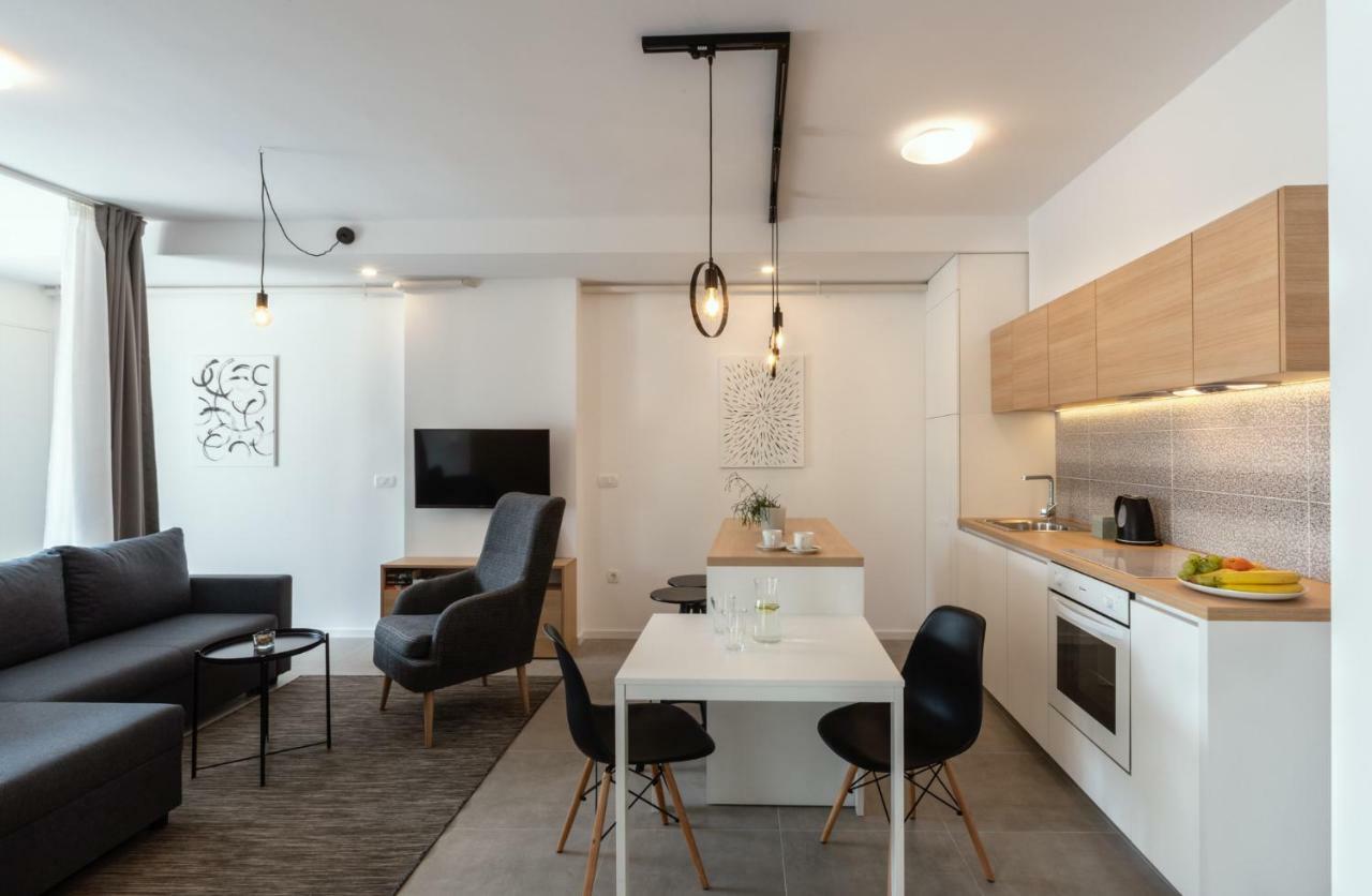 Apartment Profondo พูลา ภายนอก รูปภาพ