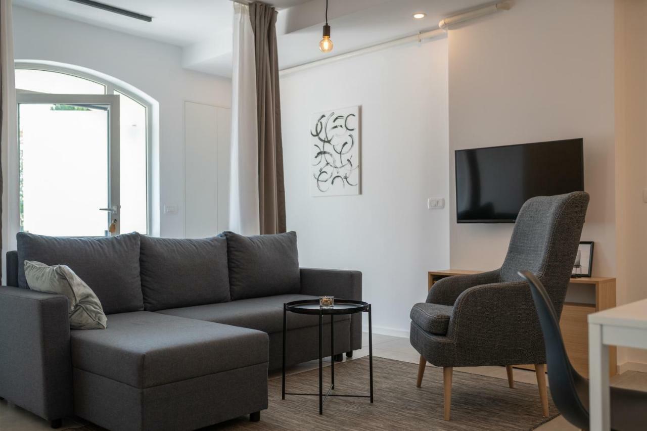 Apartment Profondo พูลา ภายนอก รูปภาพ